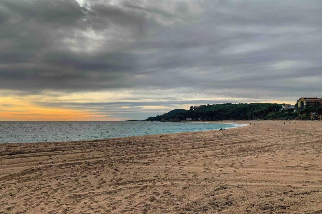 Ferienwohnung Apartamento Con Piscina Y Parking En Lloret De Mar Exterior foto